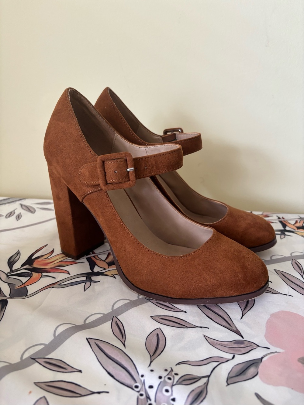 Women’s Suede Mary Jane Block Heel Pumps - Brown